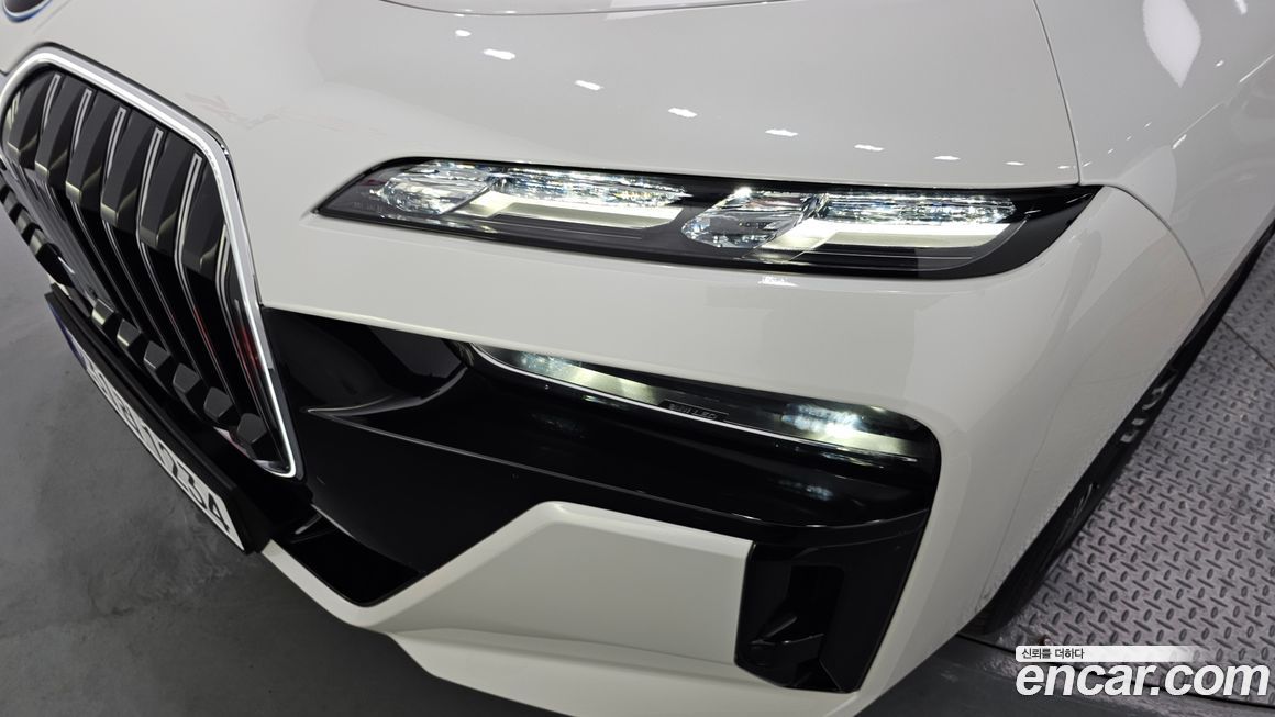 BMW 7-Series 2024