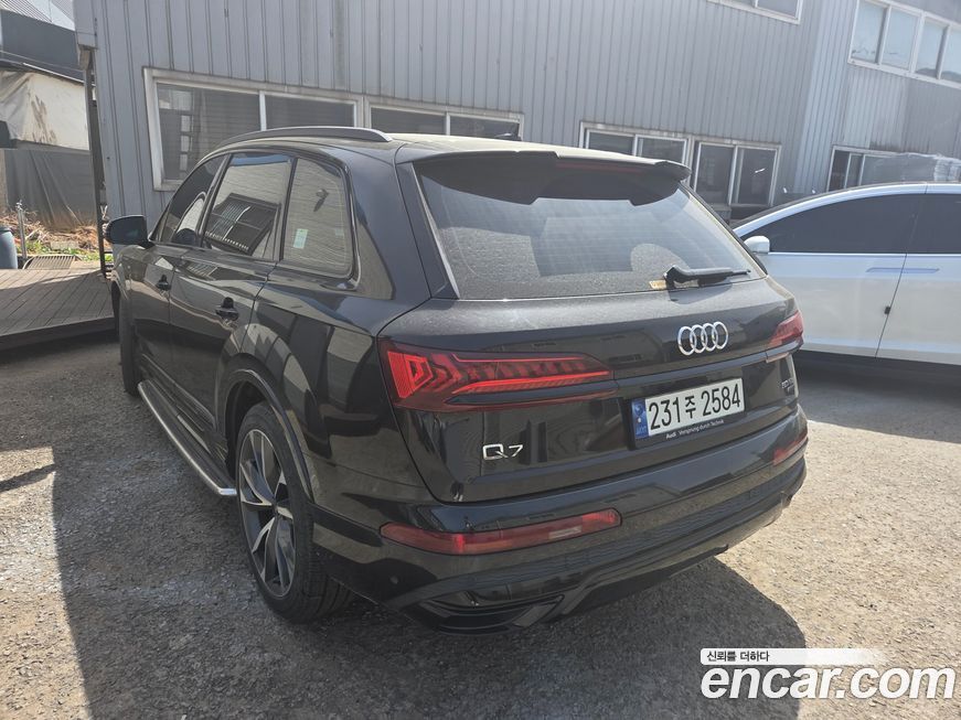 Audi Q7 2023
