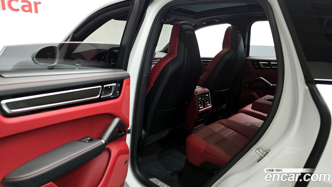 Porsche Cayenne 2022