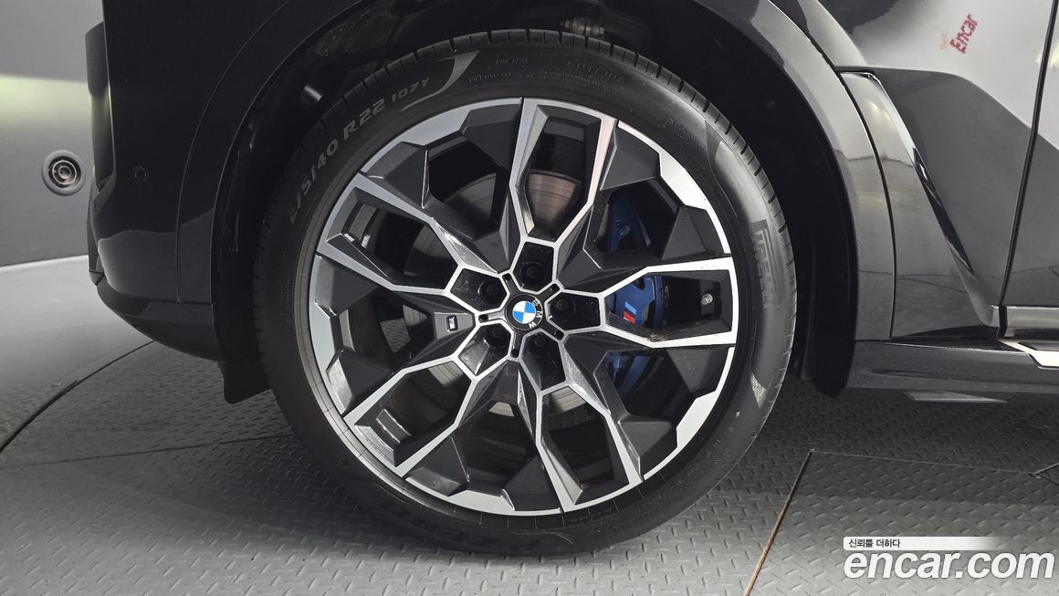 BMW X7 2025