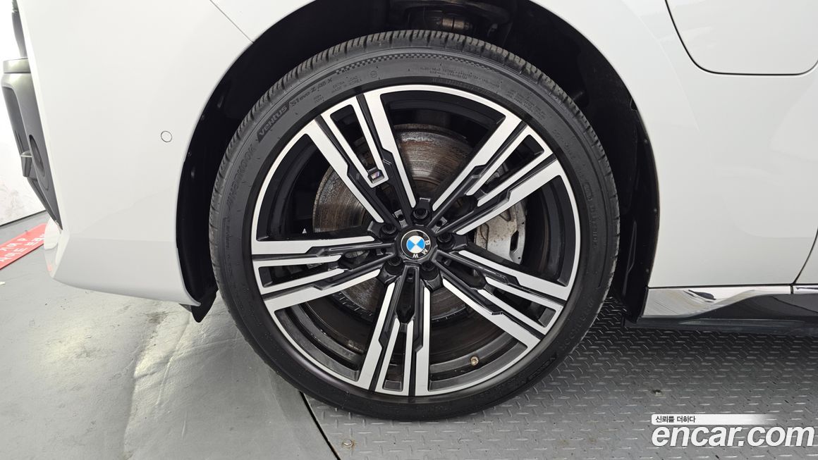 BMW 7-Series 2024