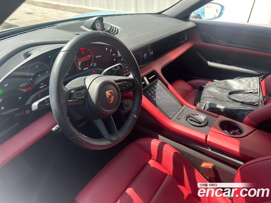 Porsche Taycan 2024