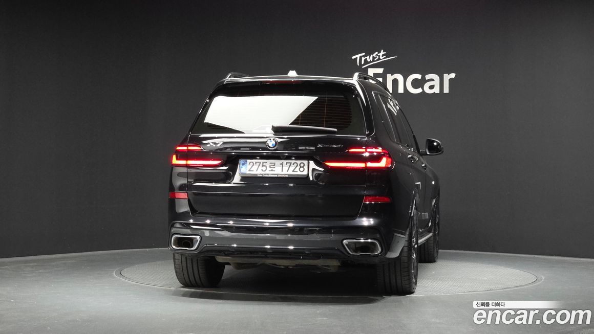 BMW X7 2025