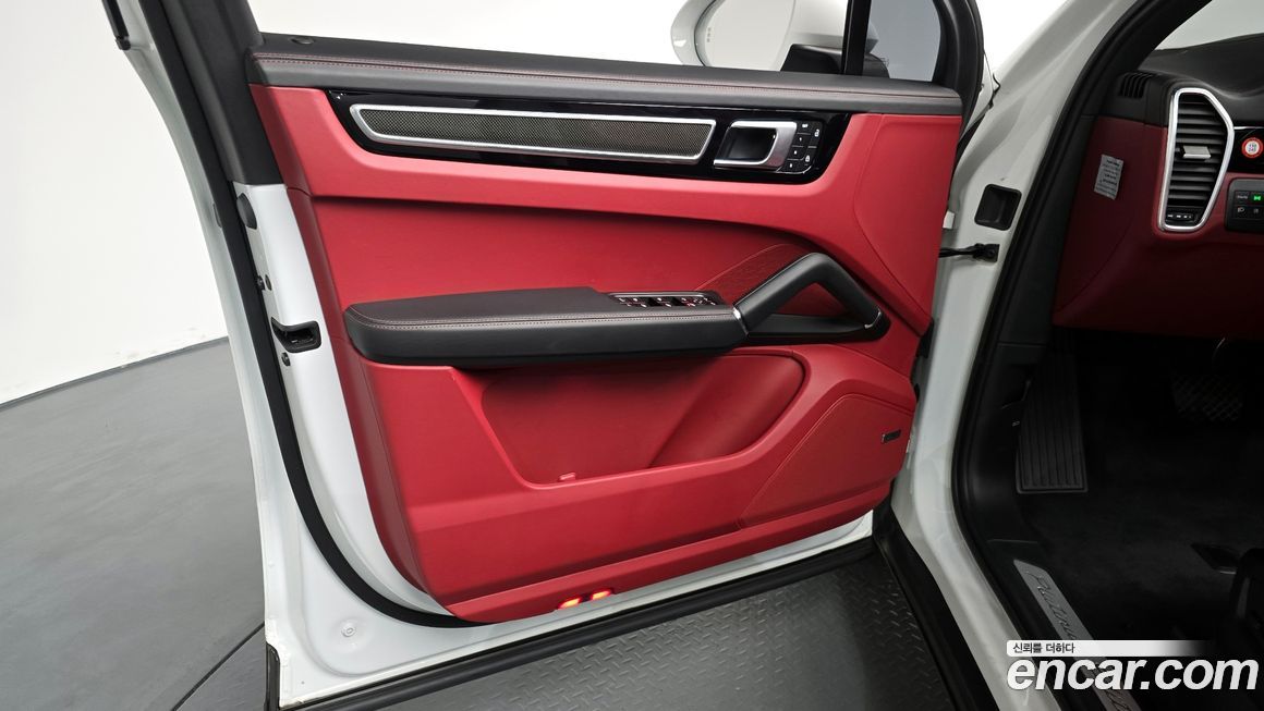 Porsche Cayenne 2022