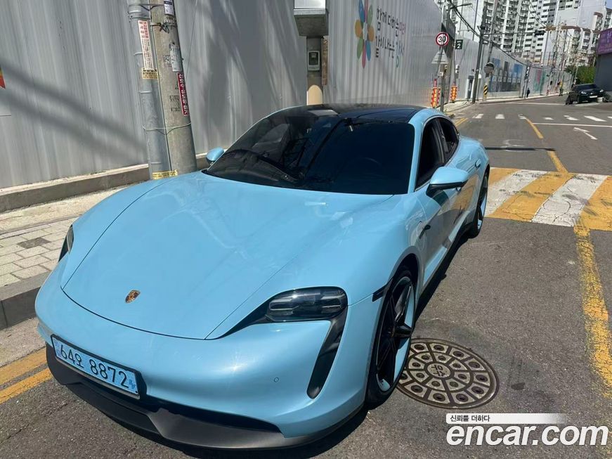 Porsche Taycan 2024