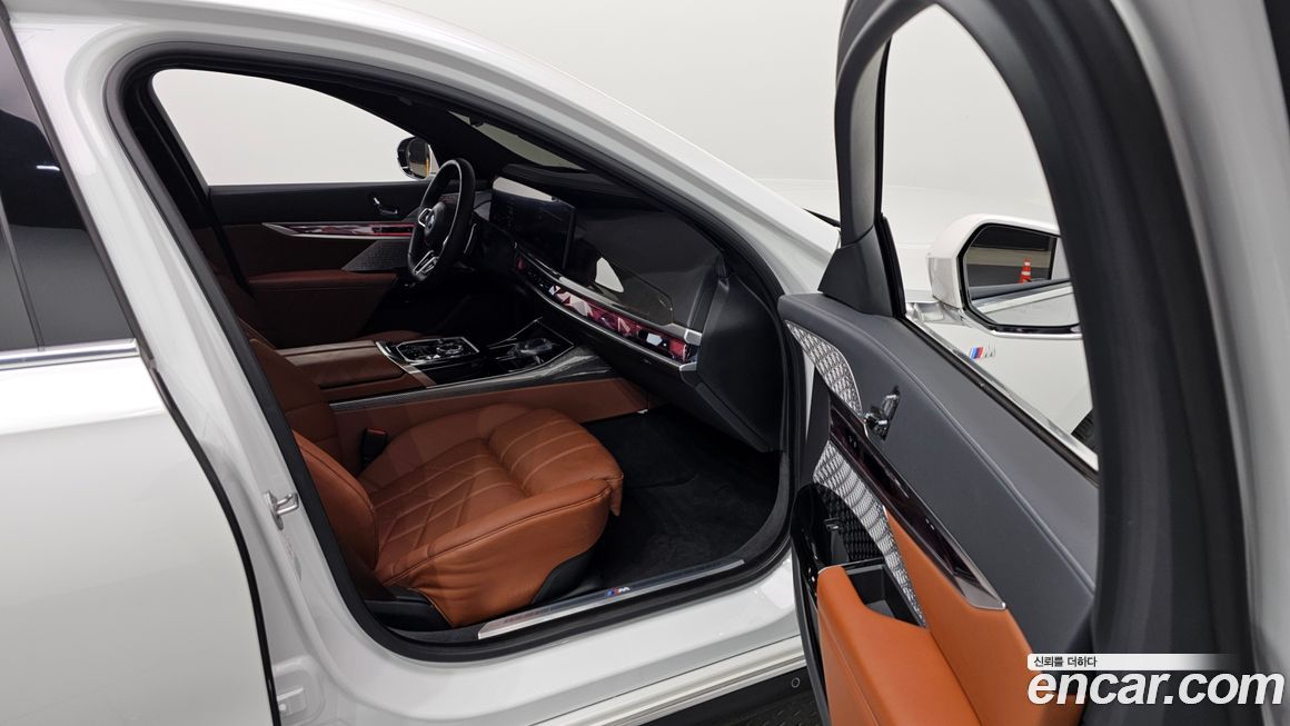 BMW 7-Series 2024