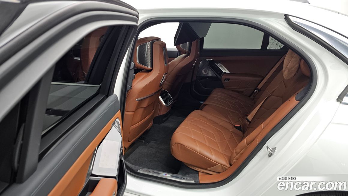BMW 7-Series 2024