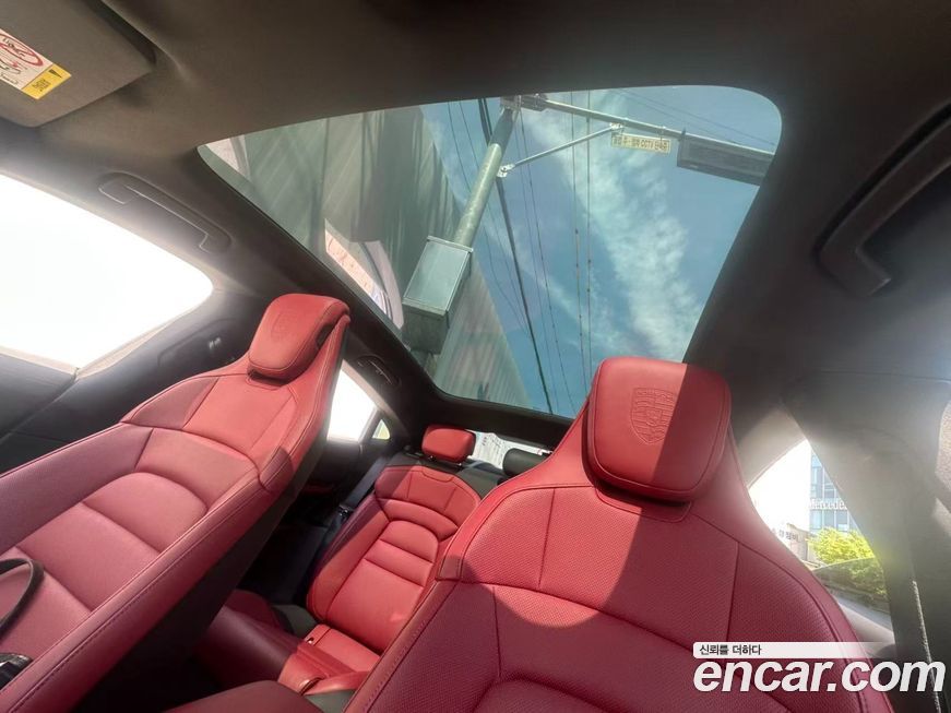 Porsche Taycan 2024