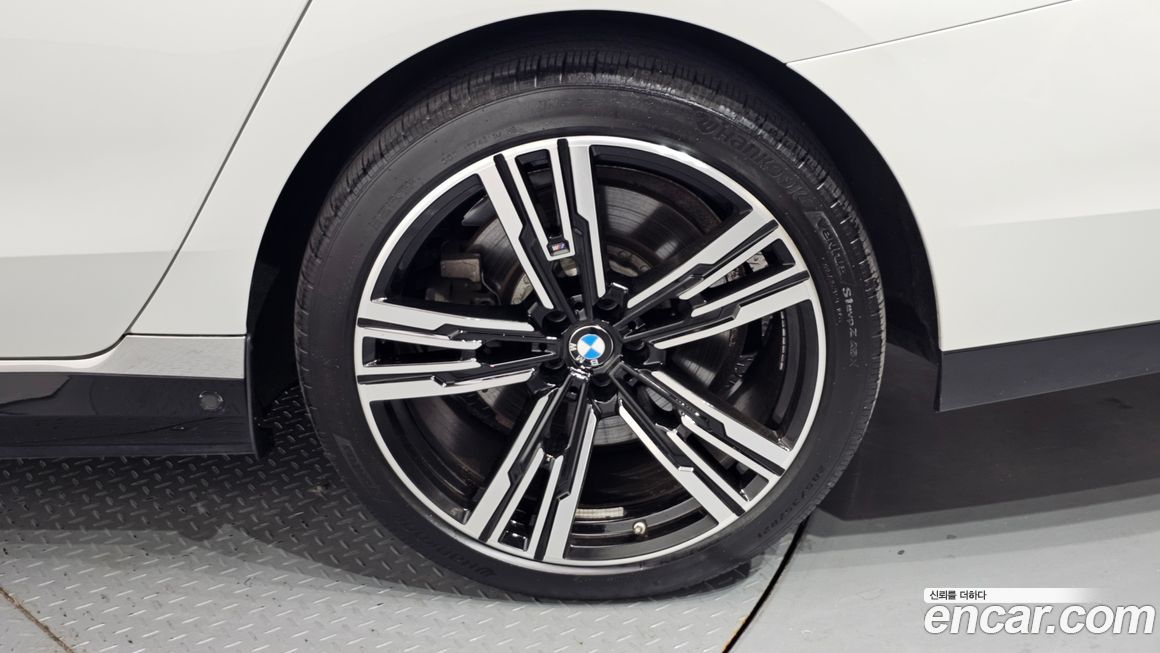 BMW 7-Series 2024
