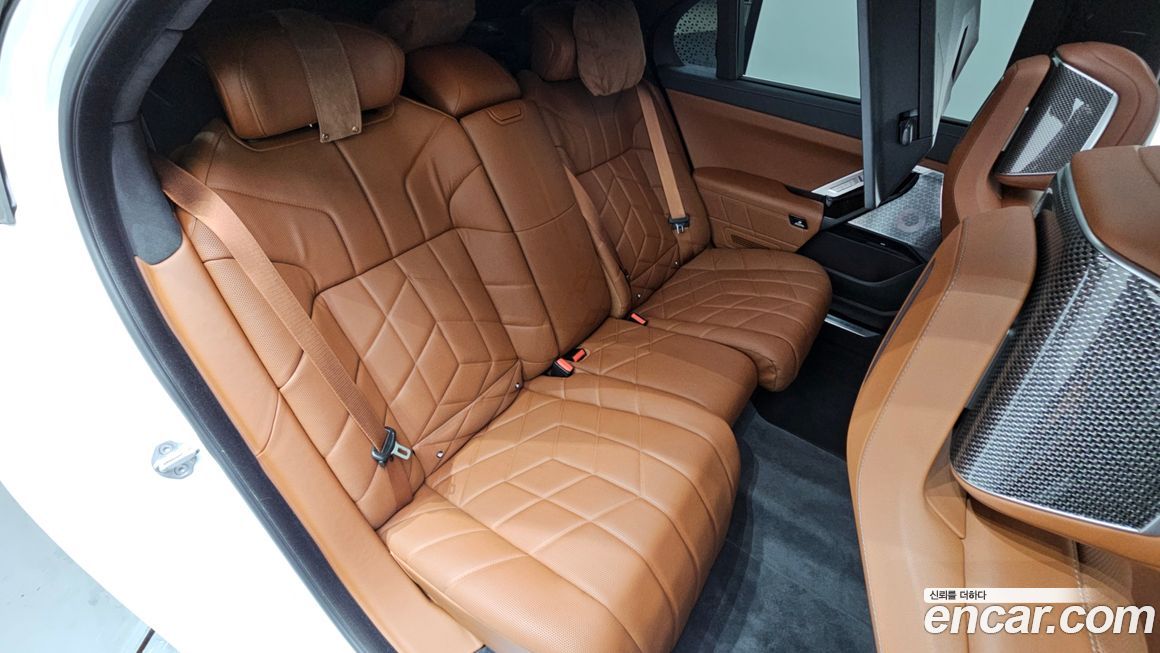 BMW 7-Series 2024