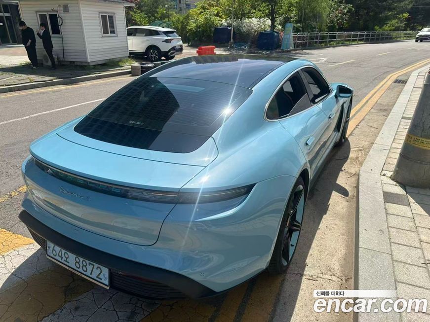 Porsche Taycan 2024