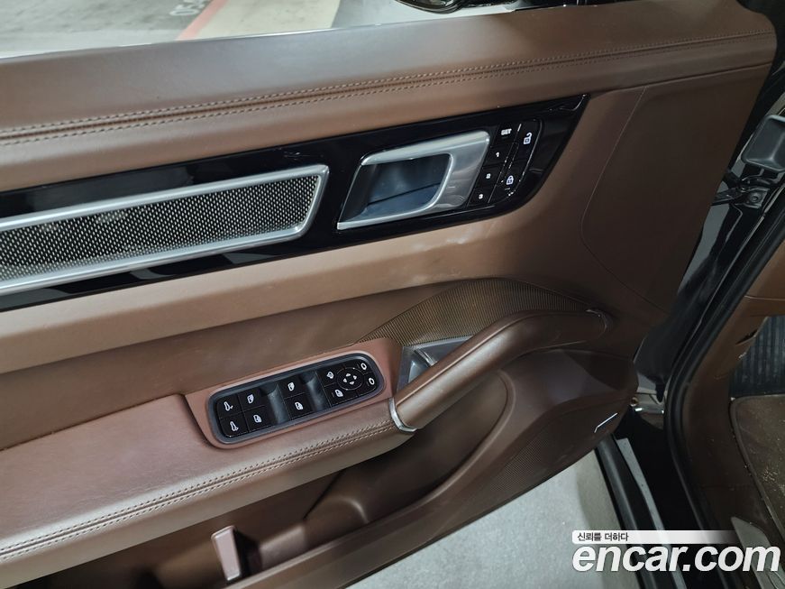 Porsche Cayenne 2021