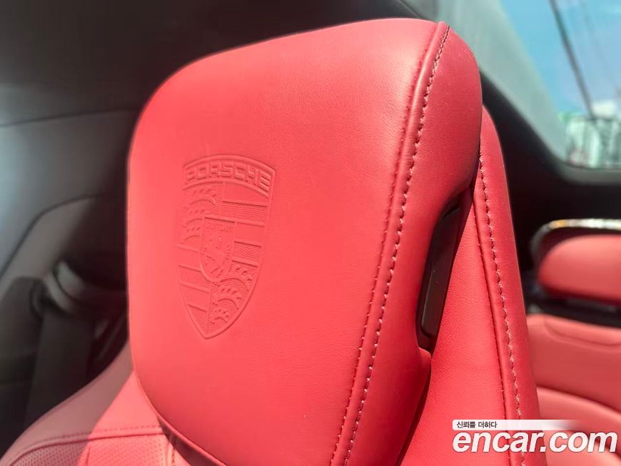 Porsche Taycan 2024