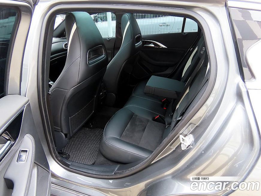 Infiniti Q30 2017