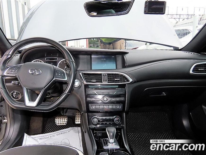 Infiniti Q30 2017