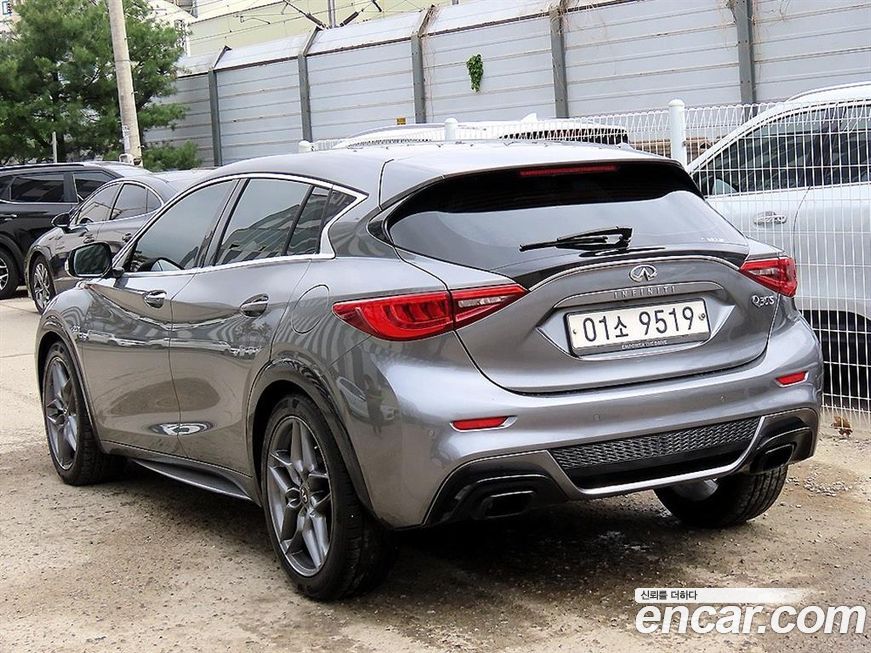 Infiniti Q30 2017