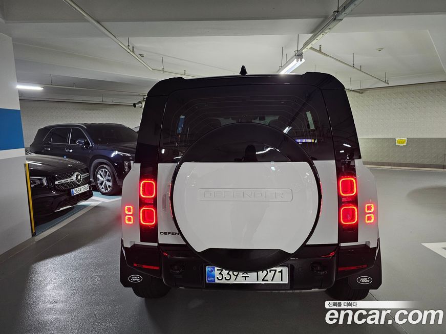 Land Rover Defender 2025