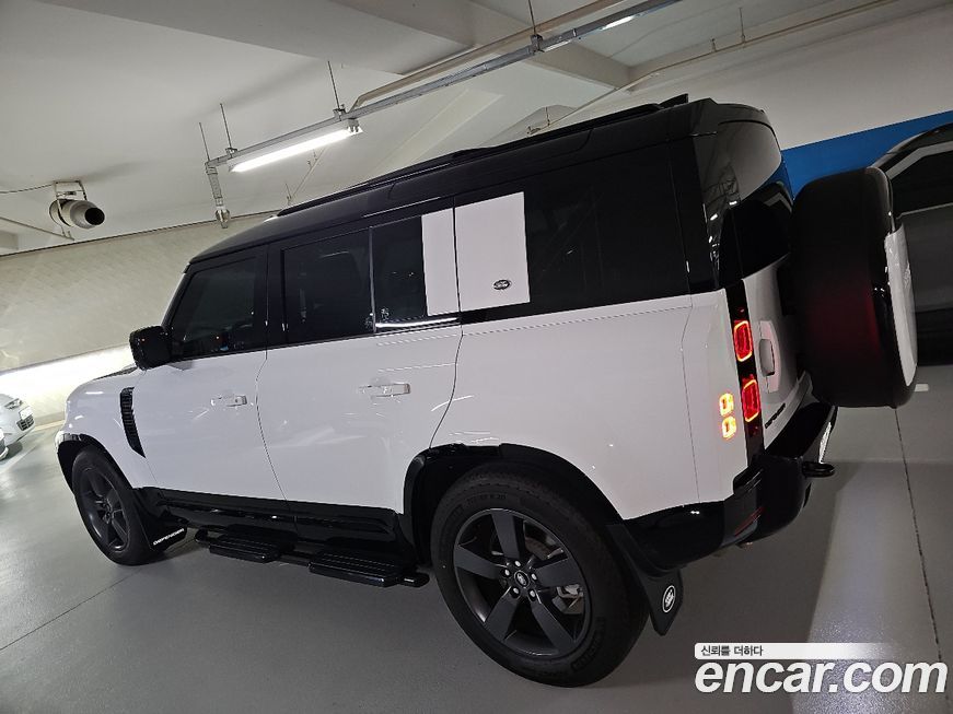 Land Rover Defender 2025