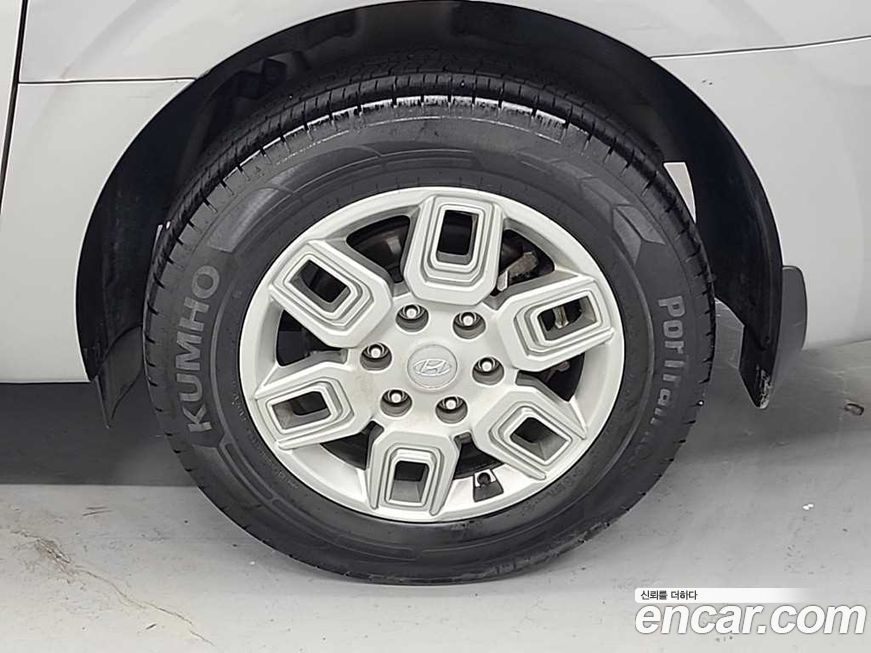 Hyundai Staria 2024