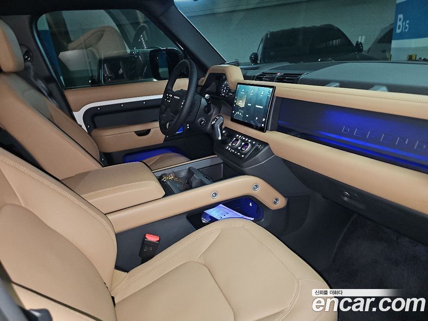 Land Rover Defender 2025