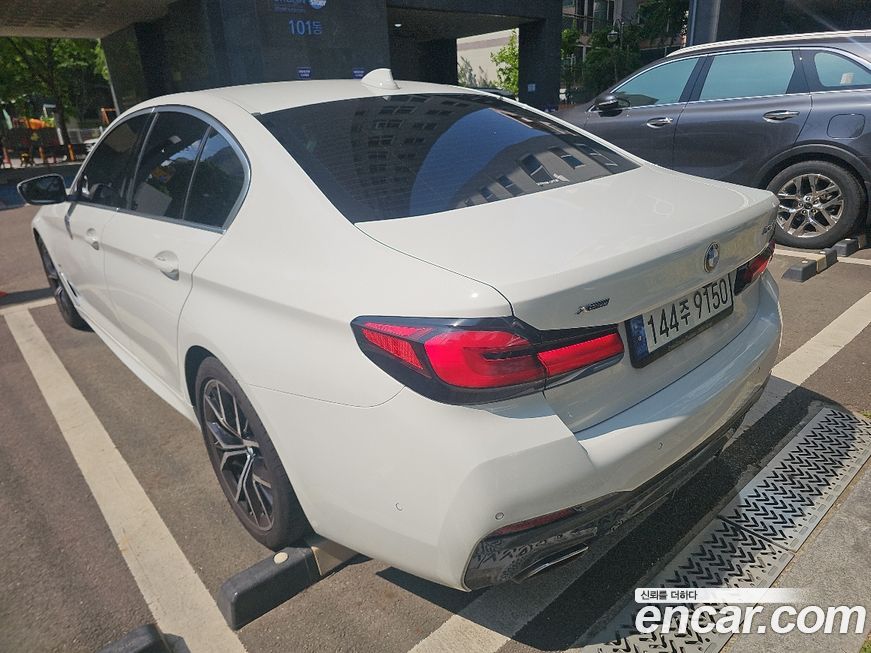 BMW 5-Series 2023