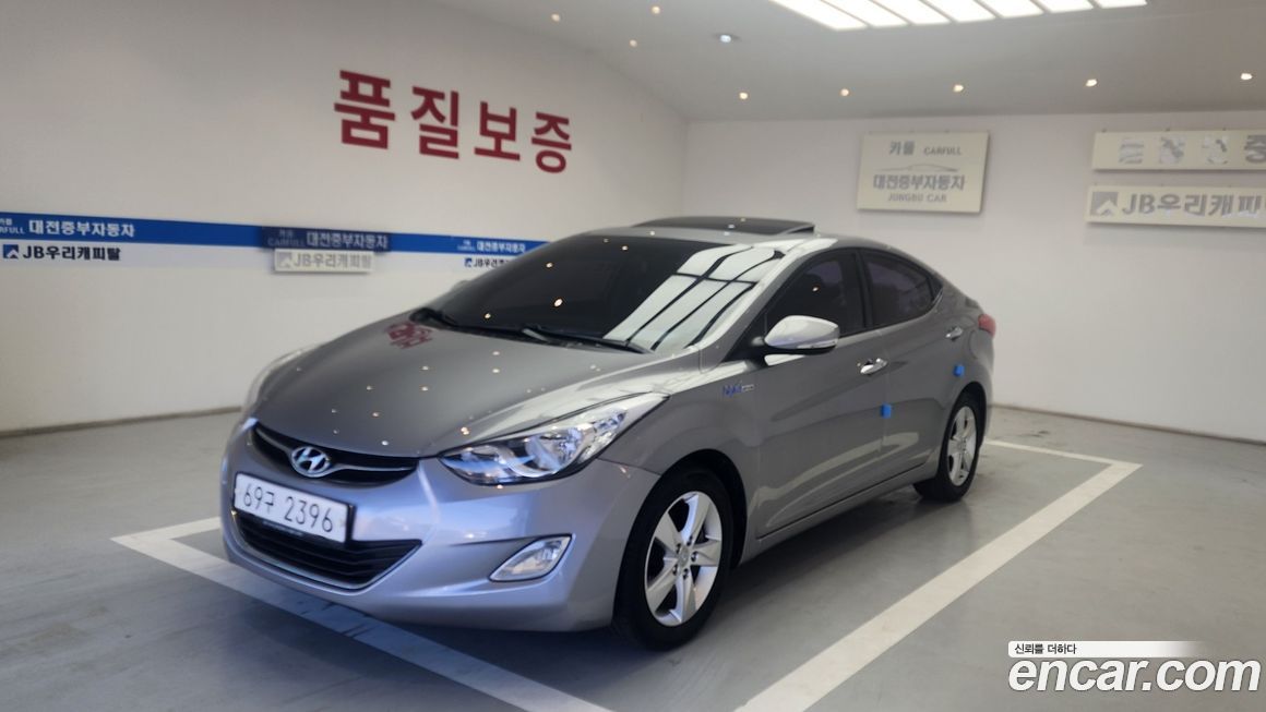 Hyundai AVANTE 2012