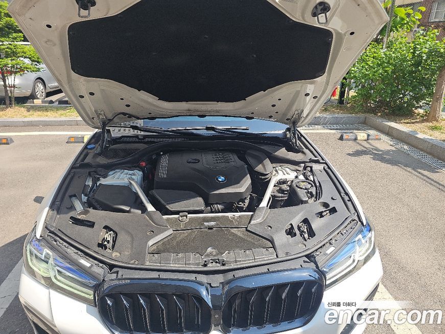 BMW 5-Series 2023