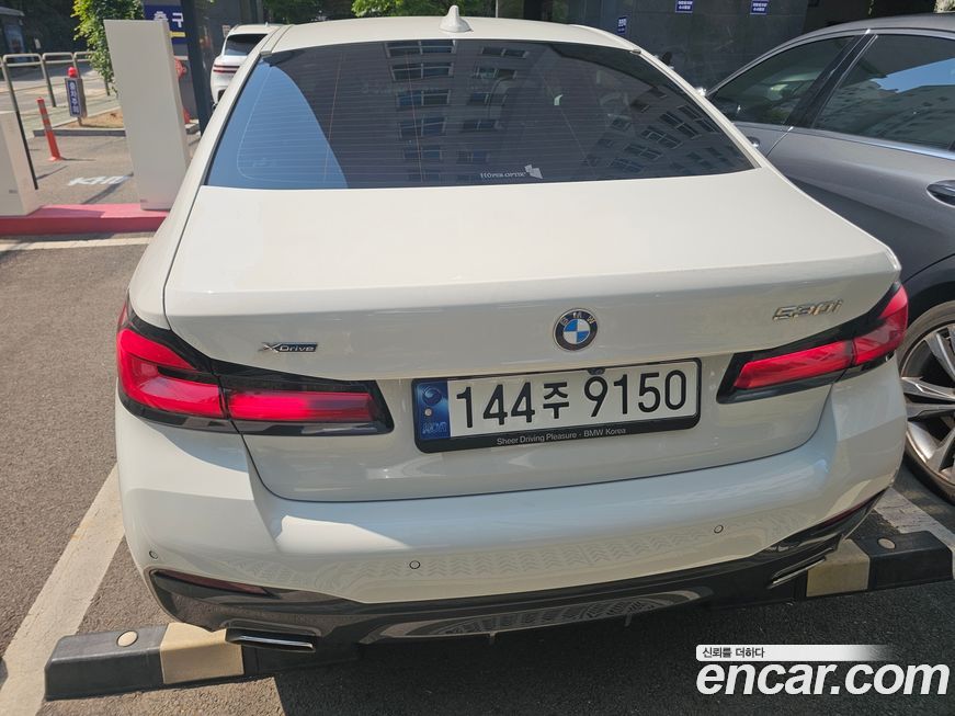 BMW 5-Series 2023