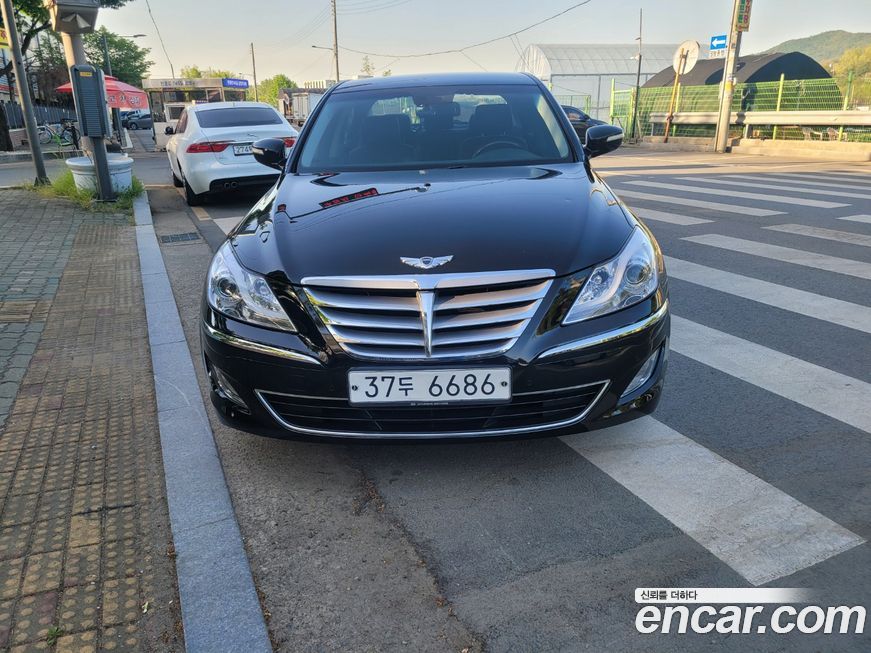 Hyundai Genesis 2012