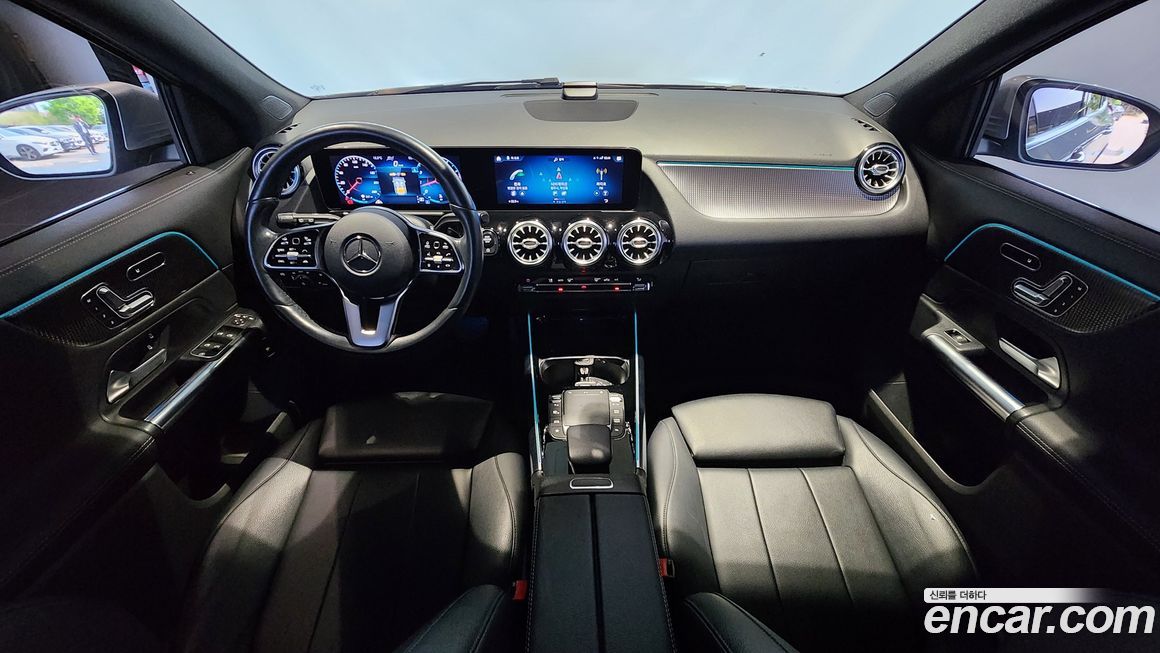 Mercedes-Benz GLA-Class 2021