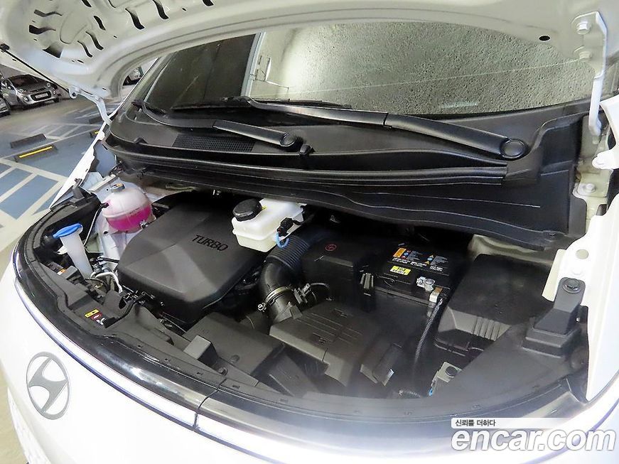 Hyundai Staria 2025