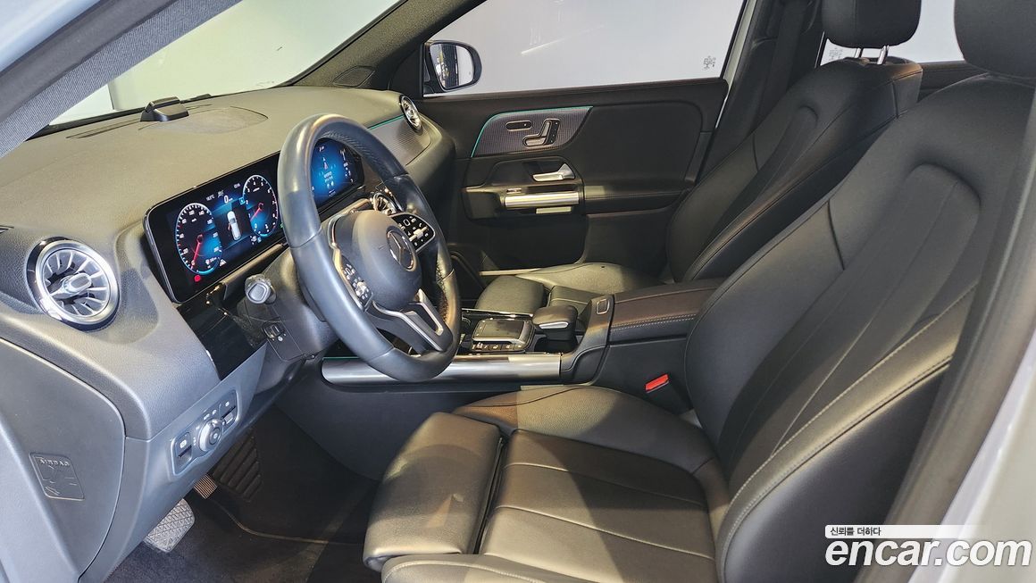 Mercedes-Benz GLA-Class 2021