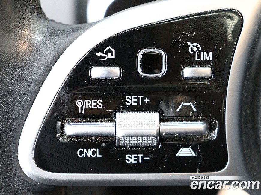 Mercedes-Benz GLB-Class 2020