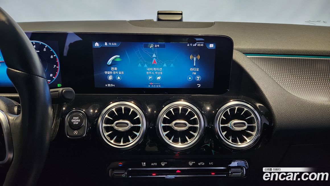 Mercedes-Benz GLA-Class 2021