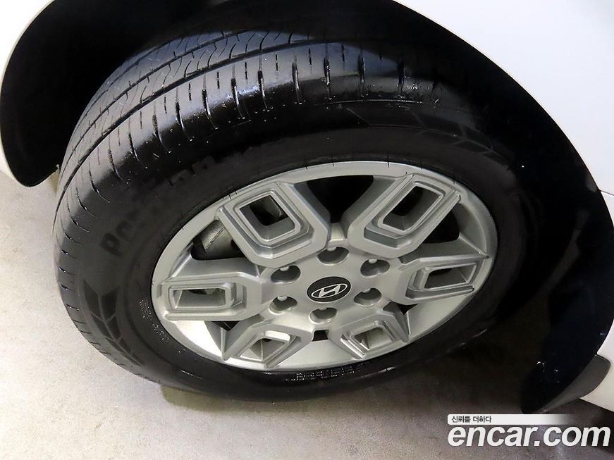 Hyundai Staria 2025