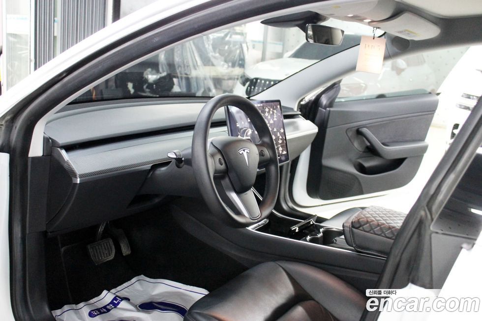 Tesla Model 3 2020