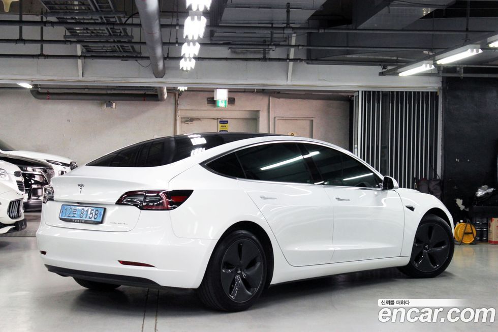 Tesla Model 3 2020