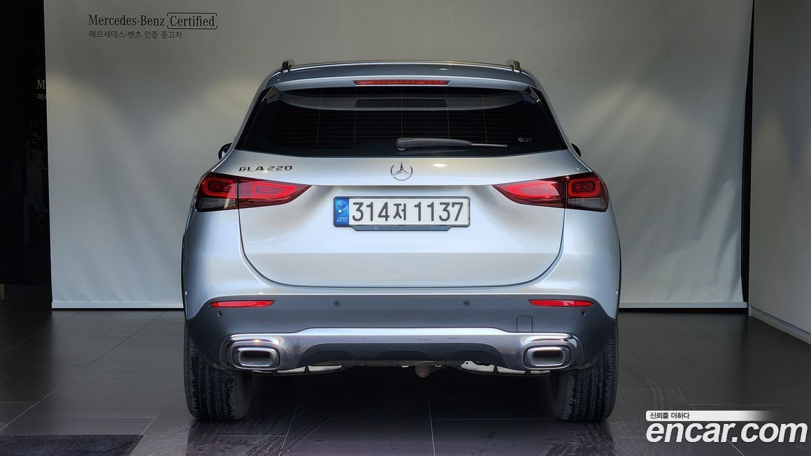 Mercedes-Benz GLA-Class 2021