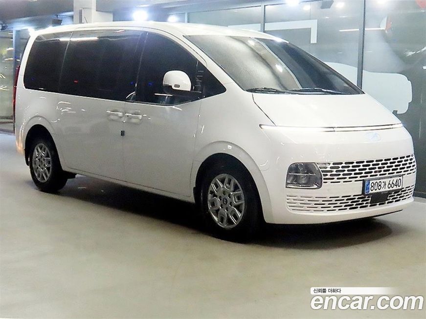 Hyundai Staria 2025
