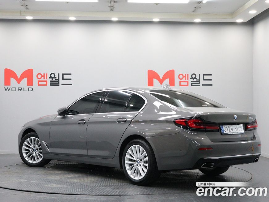 BMW 5-Series 2021