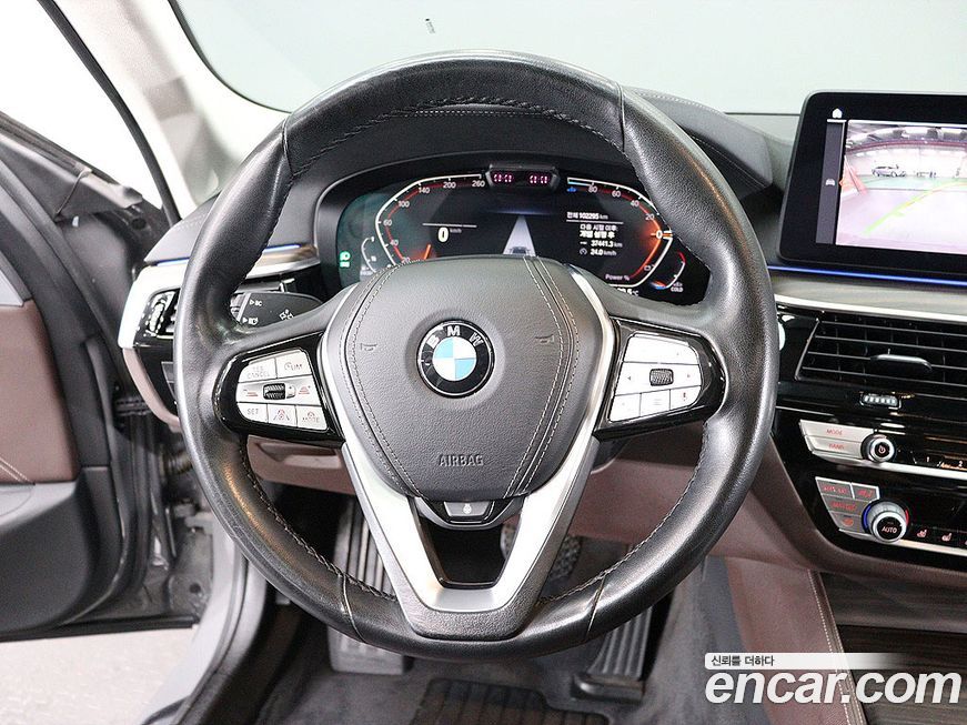 BMW 5-Series 2021