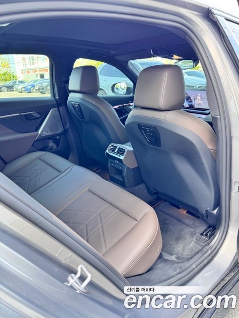 BMW 5-Series 2025