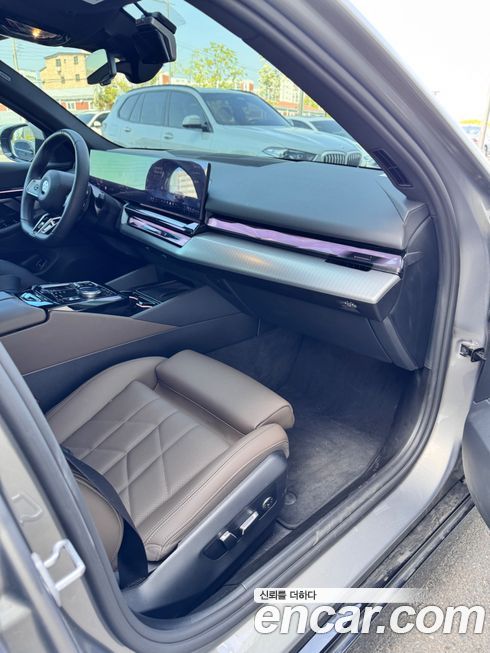 BMW 5-Series 2025