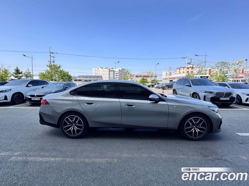 BMW 5-Series 2025