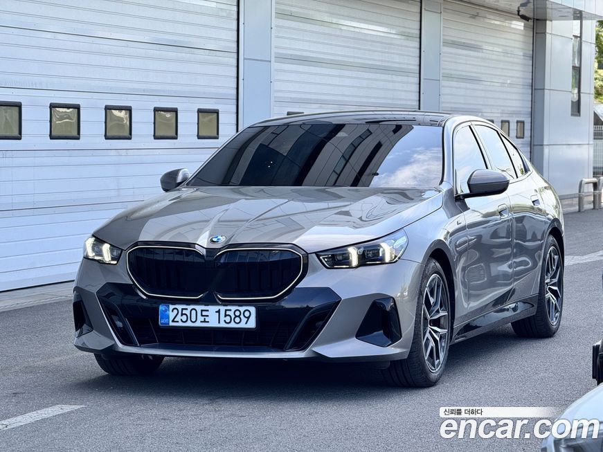 BMW 5-Series 2025