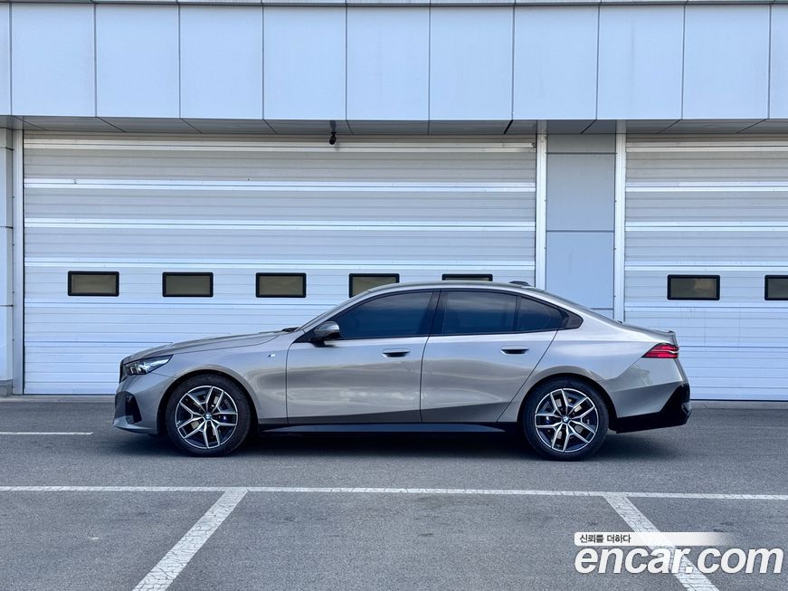 BMW 5-Series 2025