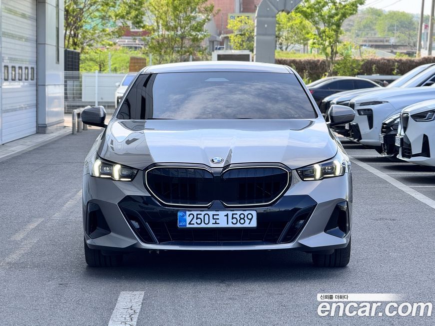 BMW 5-Series 2025