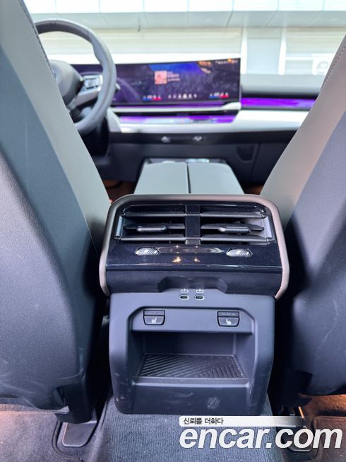 BMW 5-Series 2025