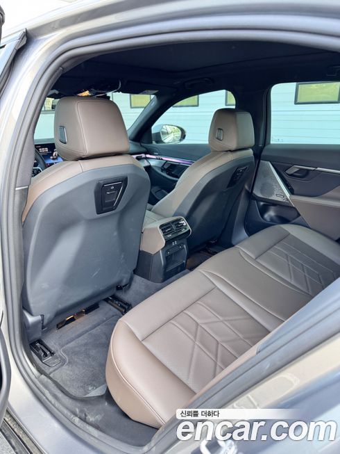 BMW 5-Series 2025