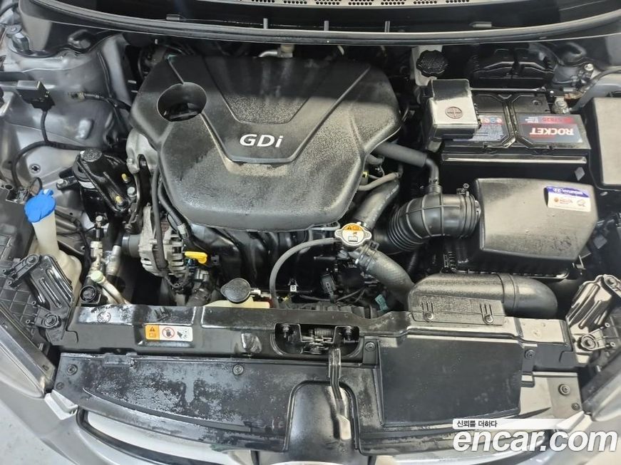 Hyundai AVANTE 2012